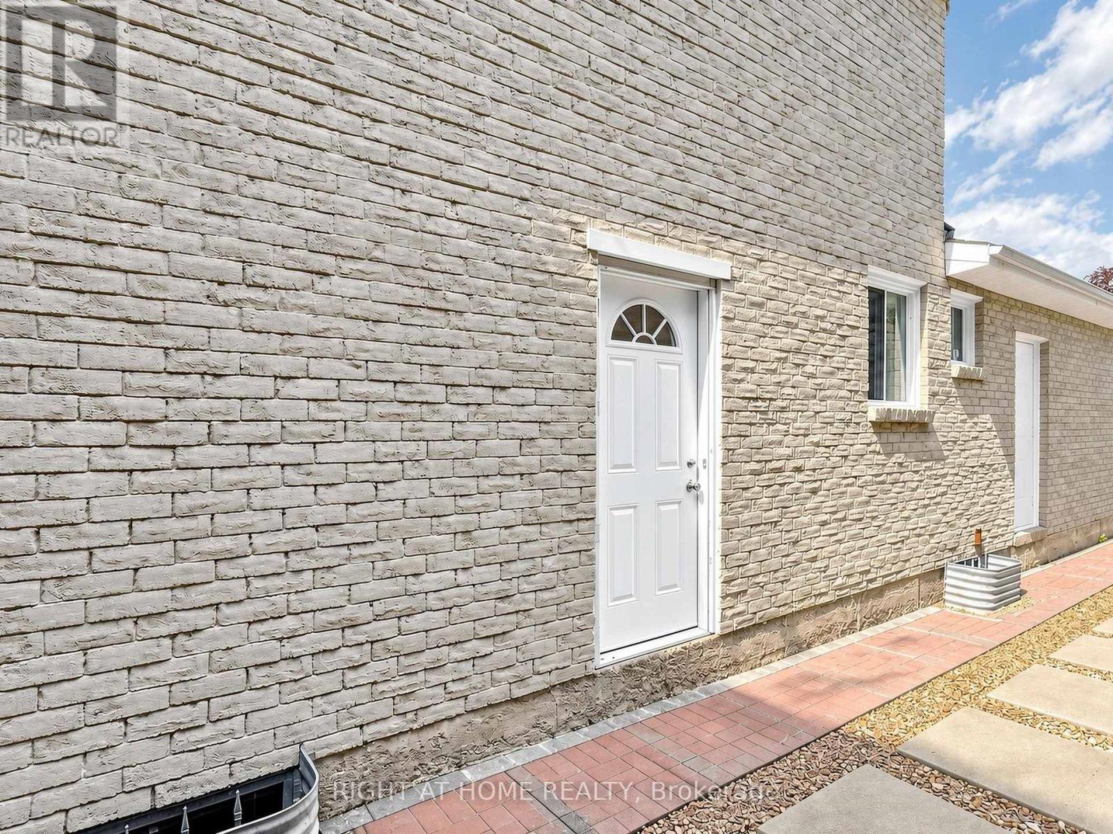 131 Castle Rock Drive, Richmond Hill, Ontario  L4C 6A1 - Photo 50 - N13778488