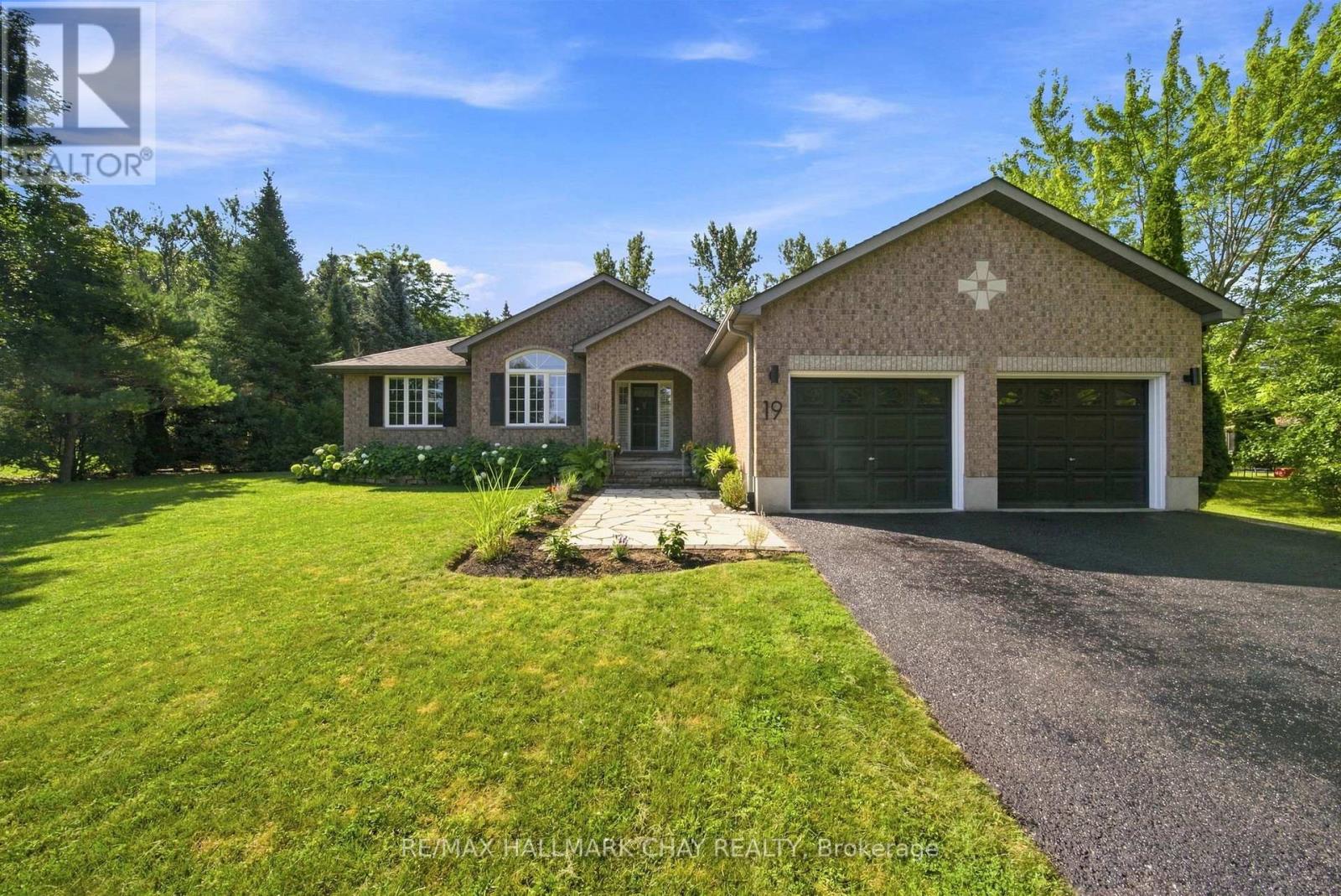 19 Eder Trail, Springwater, Ontario  L0L 1Y0 - Photo 2 - S13778538
