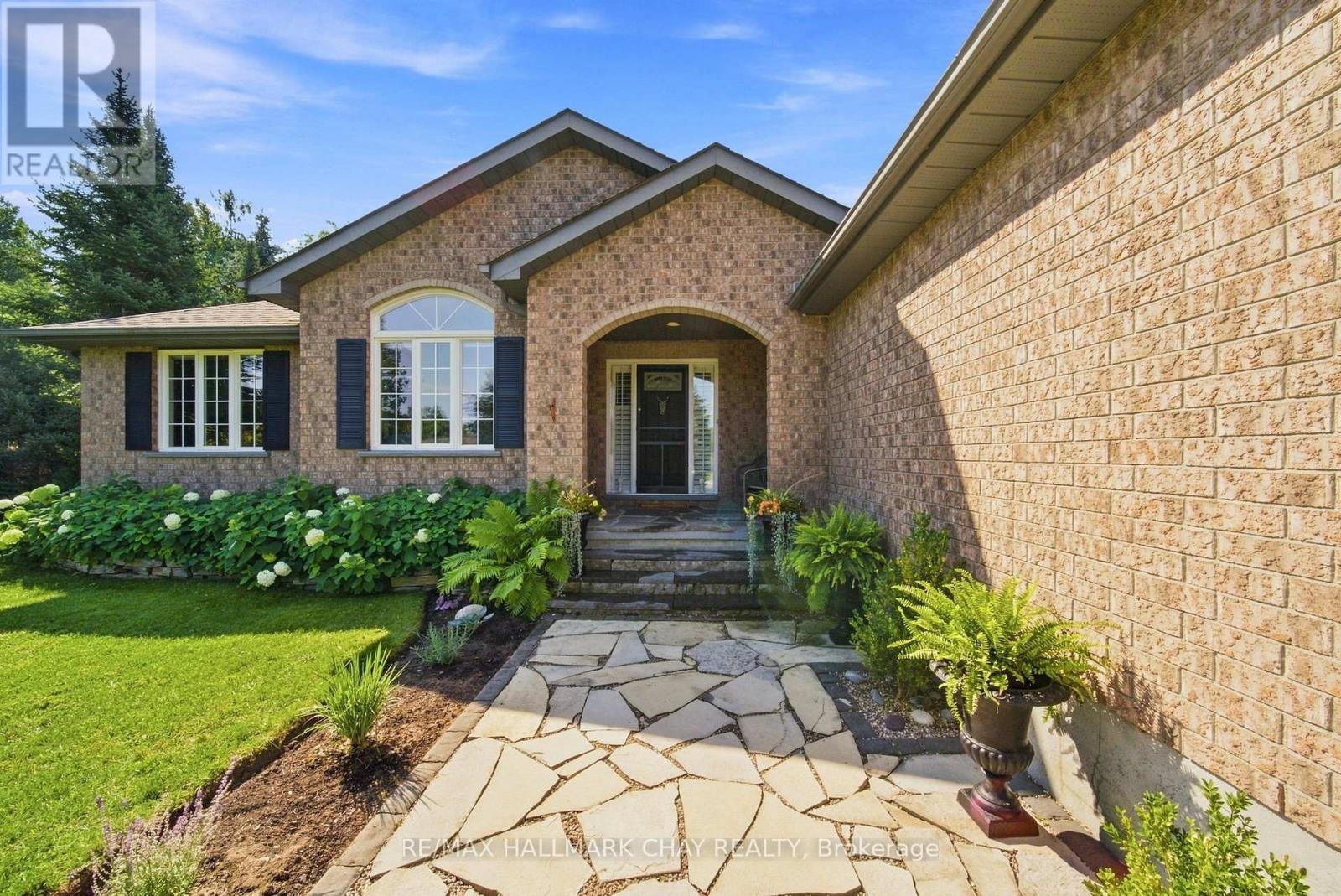 19 Eder Trail, Springwater, Ontario  L0L 1Y0 - Photo 4 - S13778538