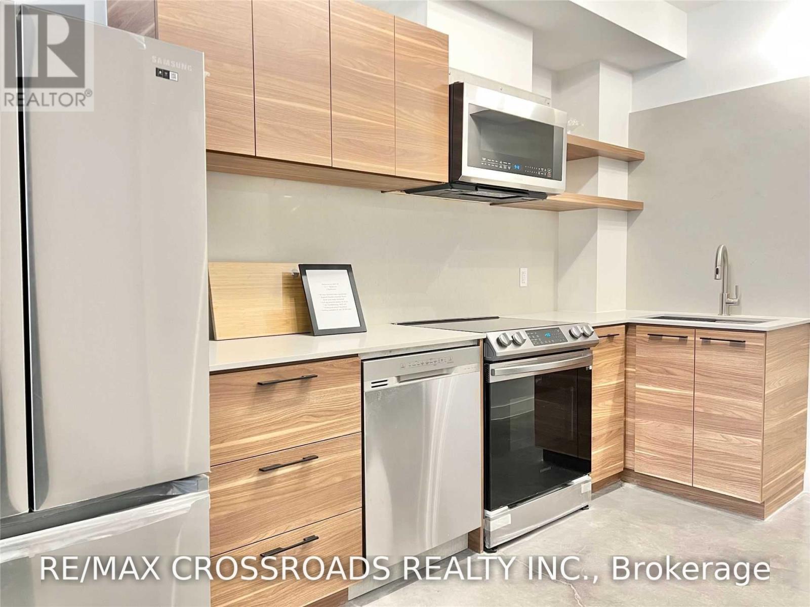 1B - 3333 DUNDAS STREET W