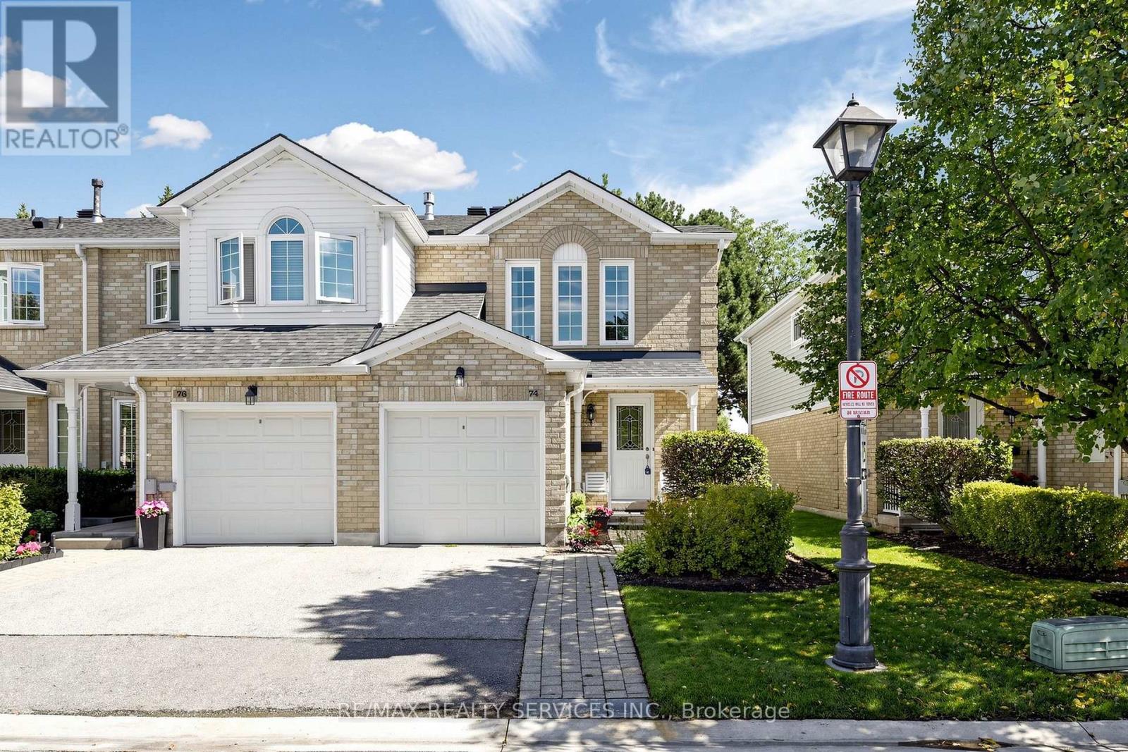 74 HEATHCLIFFE SQUARE, Brampton, Ontario
