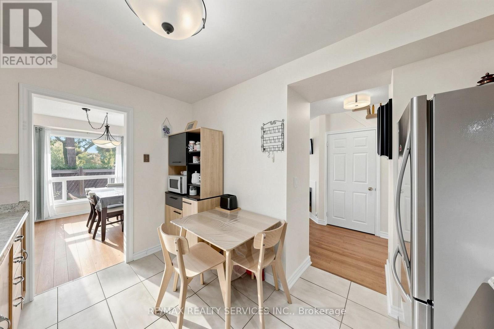 74 Heathcliffe Square, Brampton, Ontario  L6S 5R4 - Photo 13 - W13778554