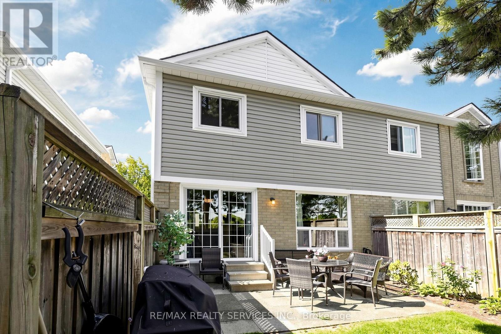 74 Heathcliffe Square, Brampton, Ontario  L6S 5R4 - Photo 38 - W13778554