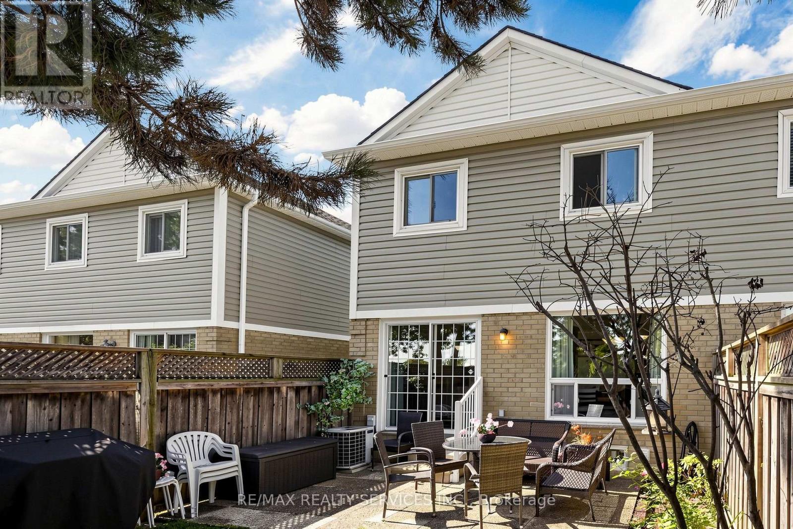 74 Heathcliffe Square, Brampton, Ontario  L6S 5R4 - Photo 39 - W13778554