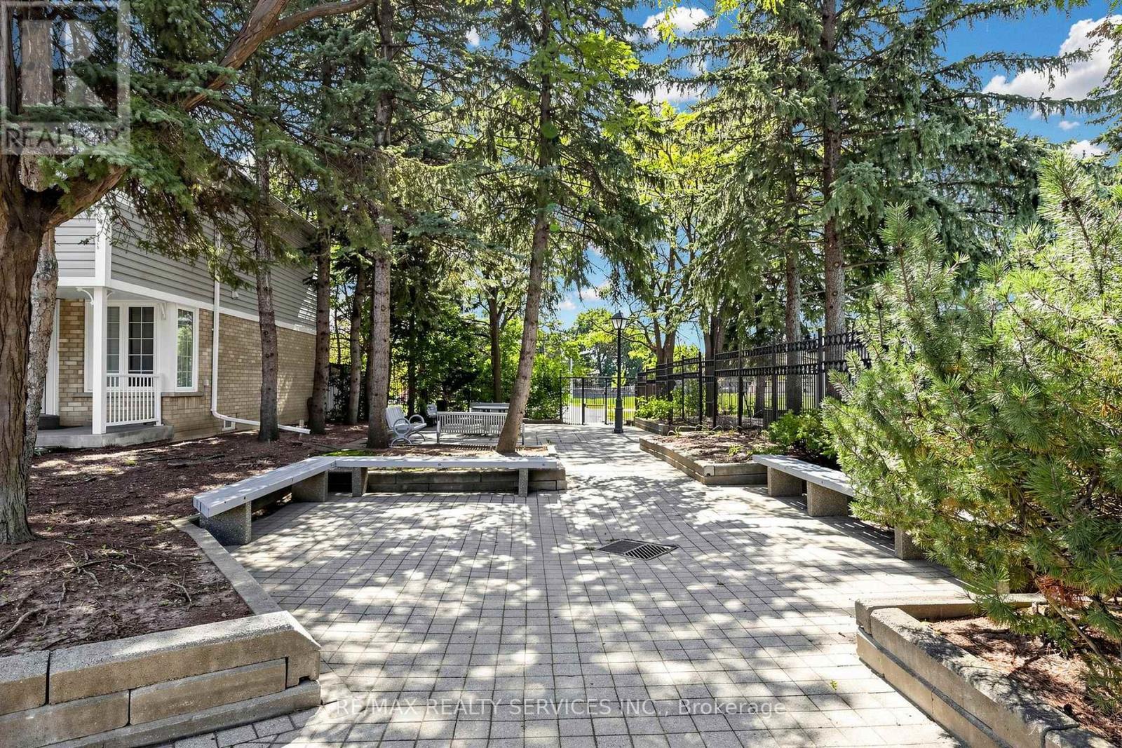 74 Heathcliffe Square, Brampton, Ontario  L6S 5R4 - Photo 40 - W13778554