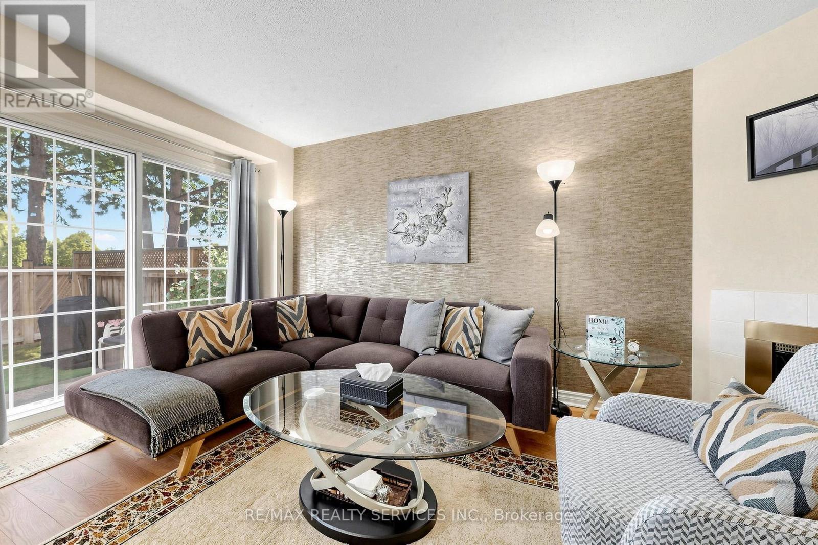 74 Heathcliffe Square, Brampton, Ontario  L6S 5R4 - Photo 6 - W13778554
