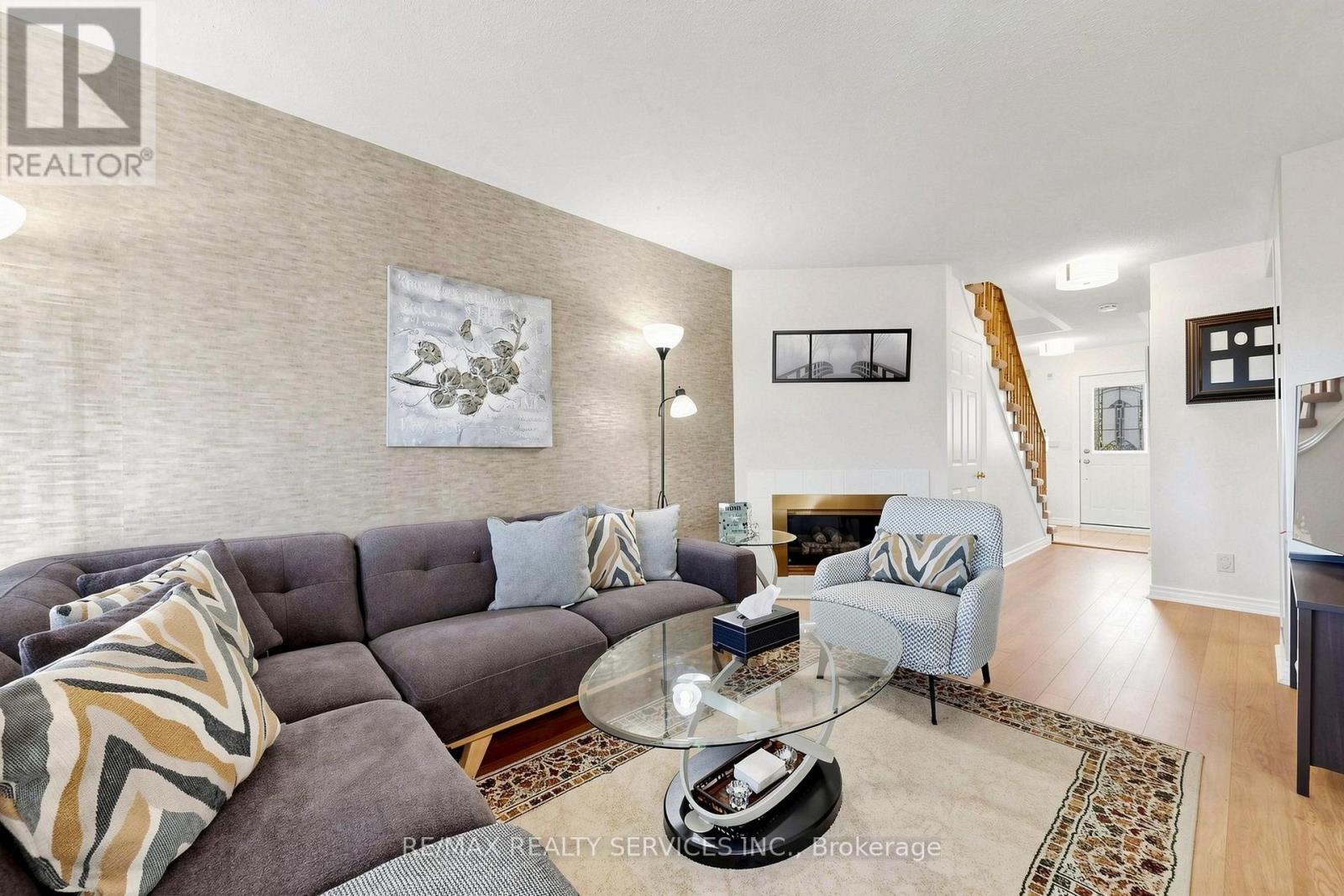 74 Heathcliffe Square, Brampton, Ontario  L6S 5R4 - Photo 8 - W13778554