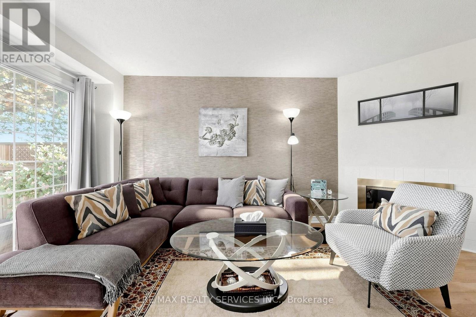 74 Heathcliffe Square, Brampton, Ontario  L6S 5R4 - Photo 9 - W13778554