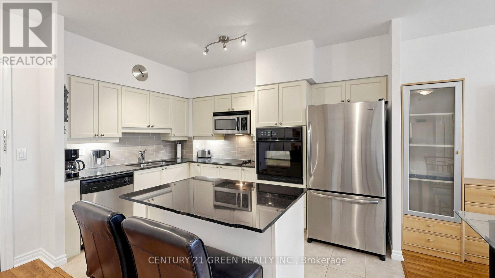 311 - 830 Scollard Court, Mississauga, Ontario  L5V 0A2 - Photo 10 - W13778568