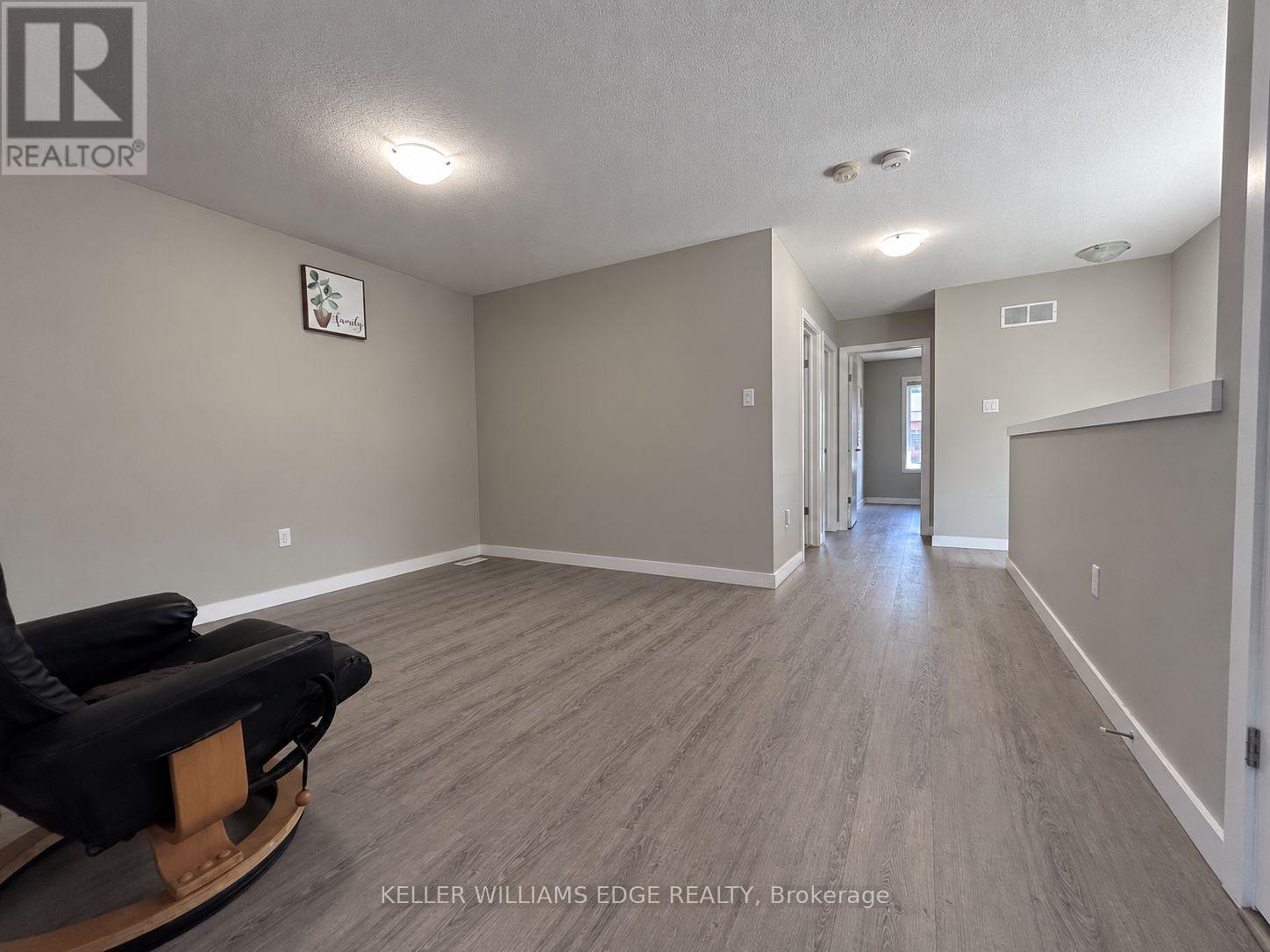 901 Robert Ferrie Drive, Kitchener, Ontario  N2R 0P2 - Photo 13 - X13778558