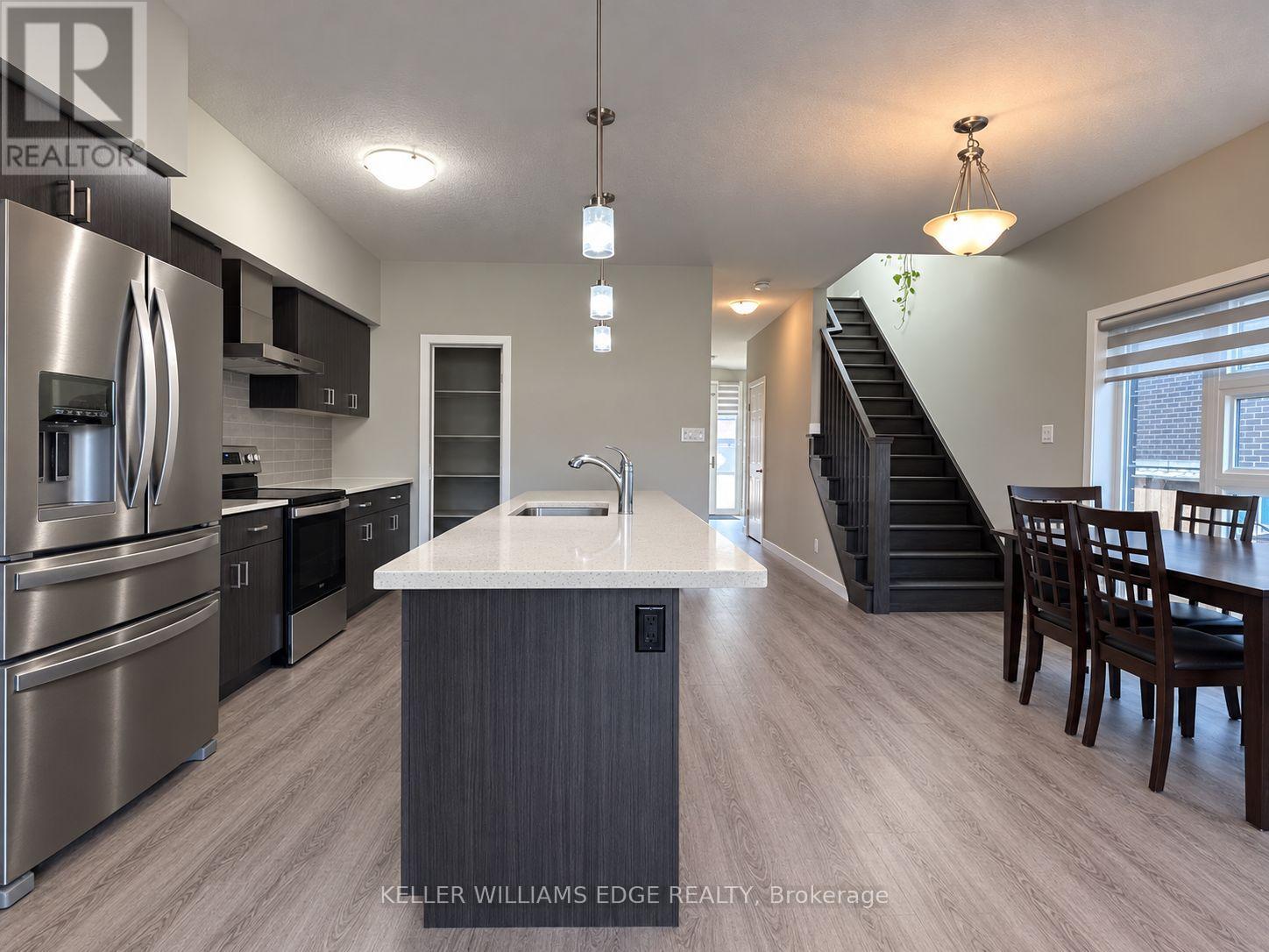 901 Robert Ferrie Drive, Kitchener, Ontario  N2R 0P2 - Photo 5 - X13778558