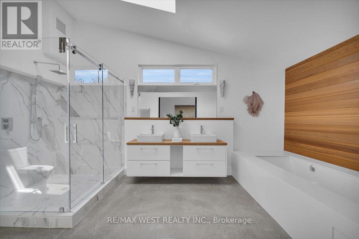 38 Smithfield Drive, Toronto, Ontario  M8Y 3M2 - Photo 21 - W13467388