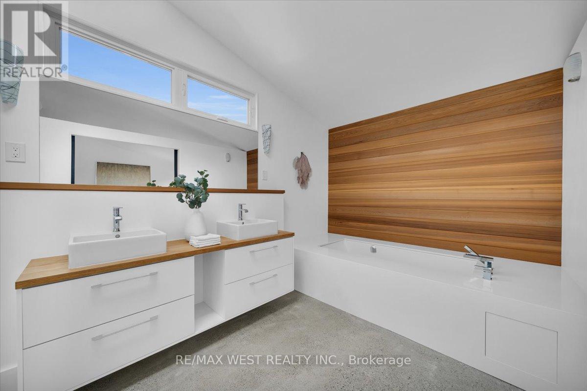 38 Smithfield Drive, Toronto, Ontario  M8Y 3M2 - Photo 22 - W13467388