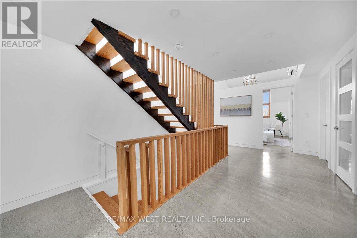 38 Smithfield Drive, Toronto, Ontario  M8Y 3M2 - Photo 25 - W13467388