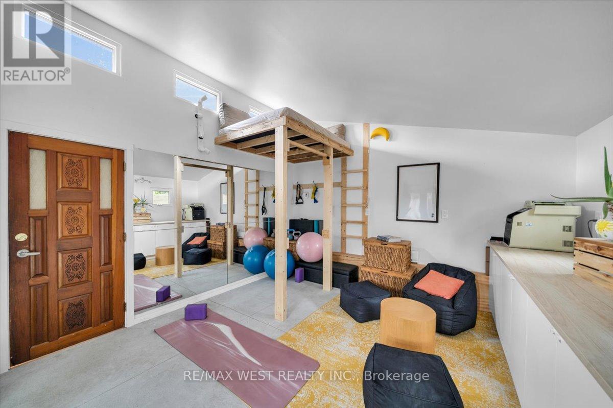 38 Smithfield Drive, Toronto, Ontario  M8Y 3M2 - Photo 45 - W13467388