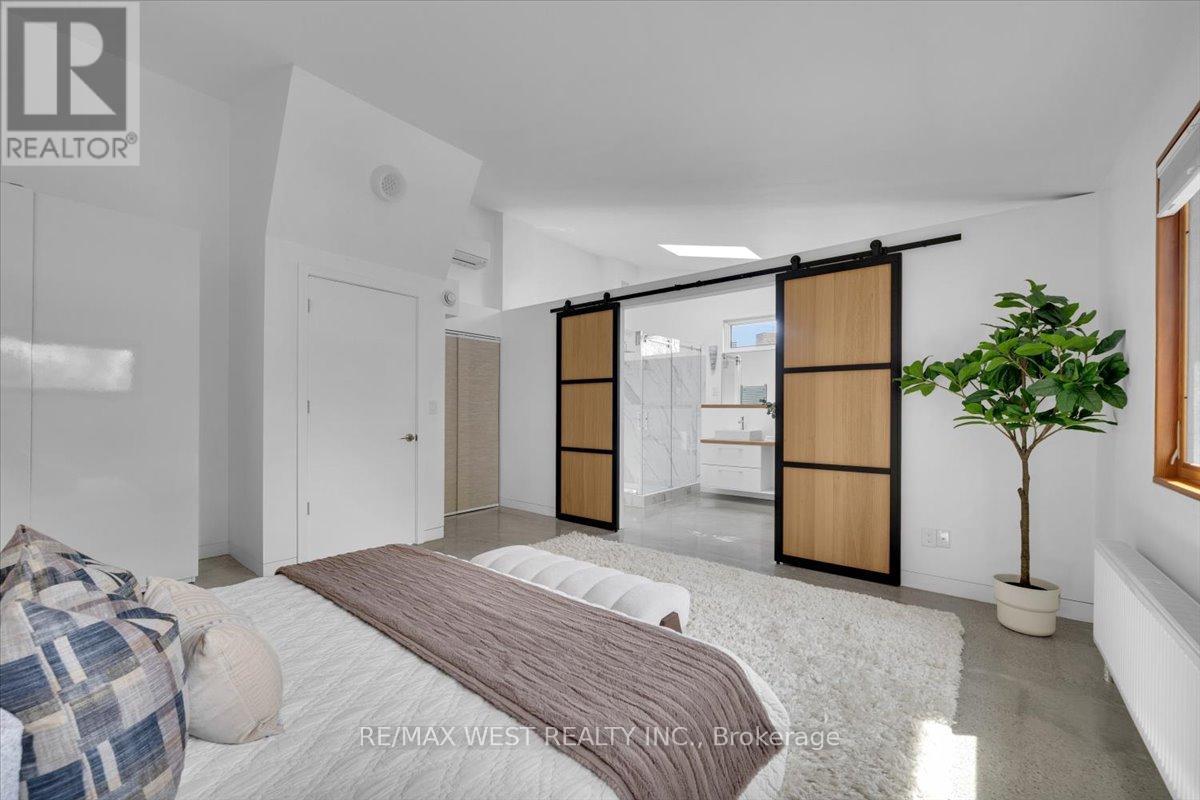 38 Smithfield Drive, Toronto, Ontario  M8Y 3M2 - Photo 20 - W13467388