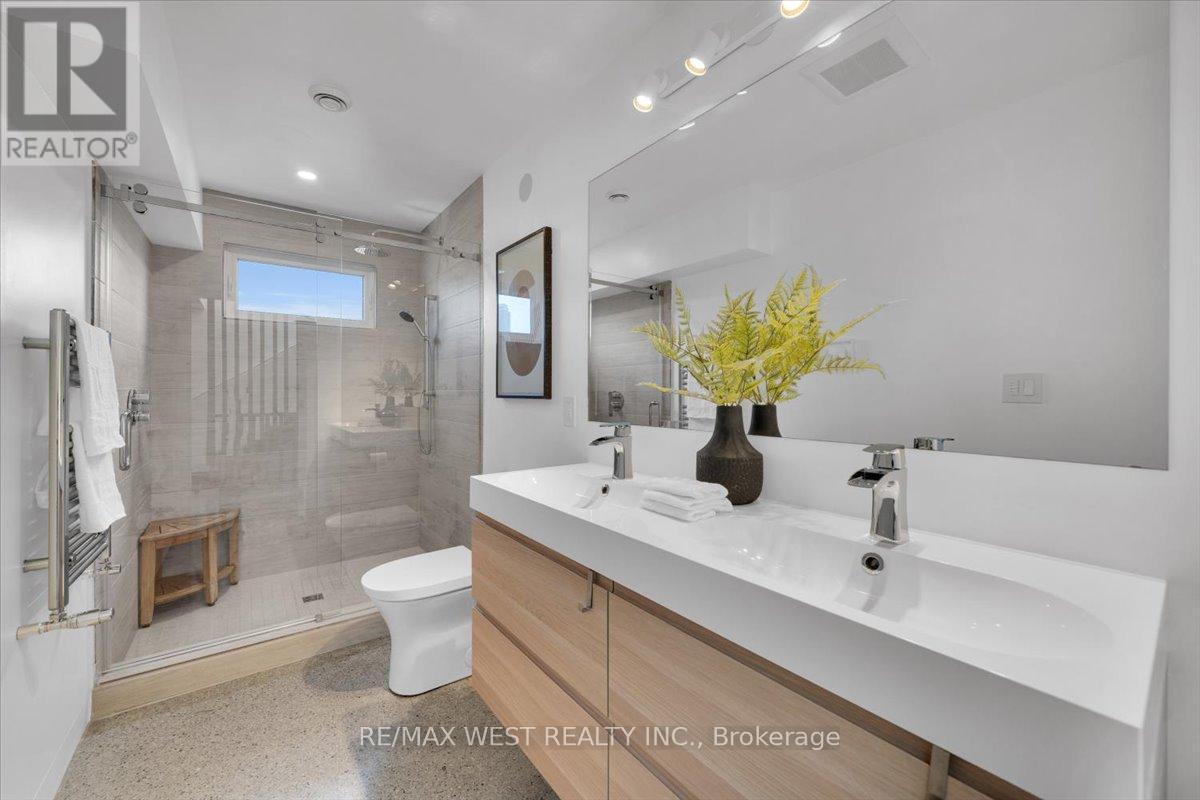 38 Smithfield Drive, Toronto, Ontario  M8Y 3M2 - Photo 31 - W13467388