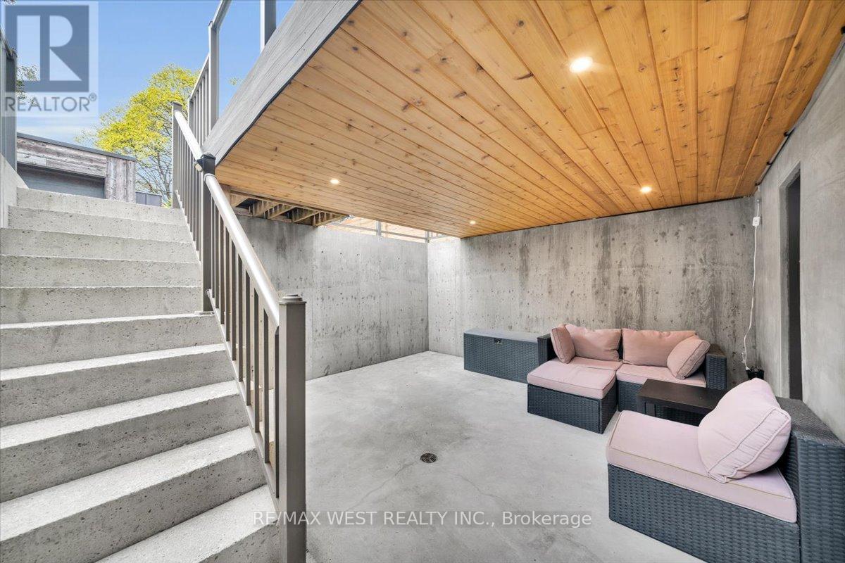 38 Smithfield Drive, Toronto, Ontario  M8Y 3M2 - Photo 42 - W13467388