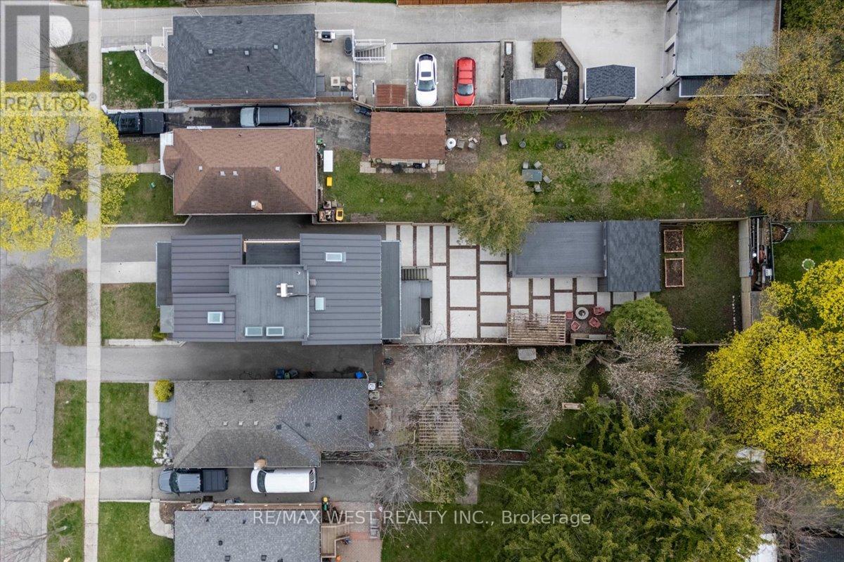 38 Smithfield Drive, Toronto, Ontario  M8Y 3M2 - Photo 49 - W13467388