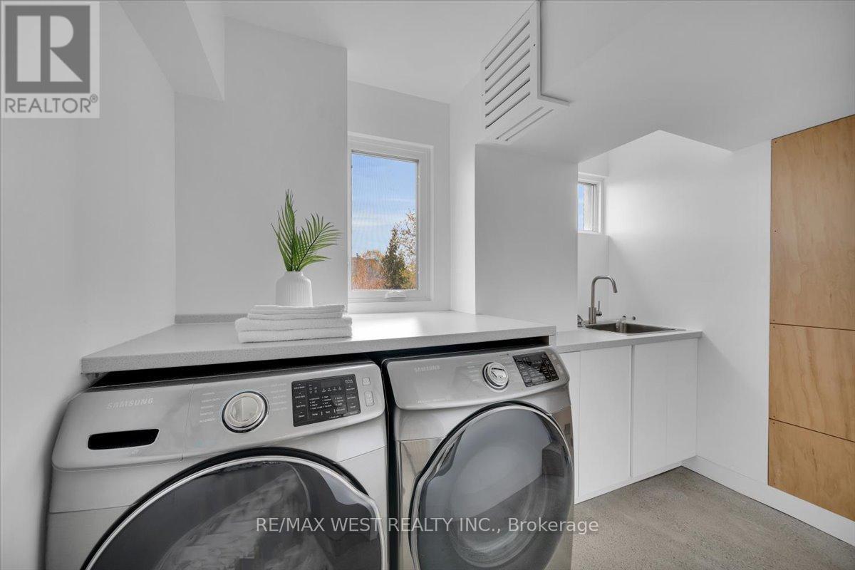 38 Smithfield Drive, Toronto, Ontario  M8Y 3M2 - Photo 34 - W13467388