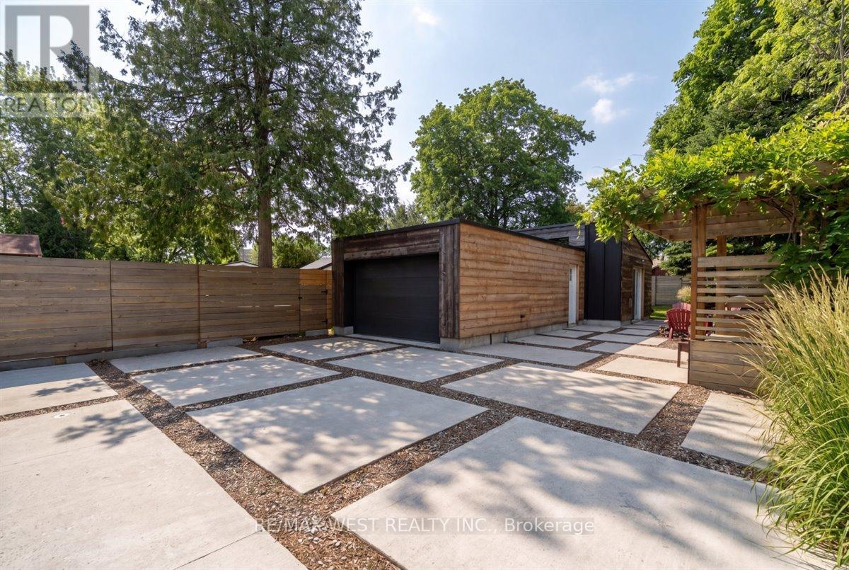 38 Smithfield Drive, Toronto, Ontario  M8Y 3M2 - Photo 43 - W13467388