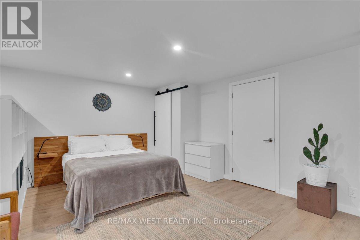 38 Smithfield Drive, Toronto, Ontario  M8Y 3M2 - Photo 38 - W13467388