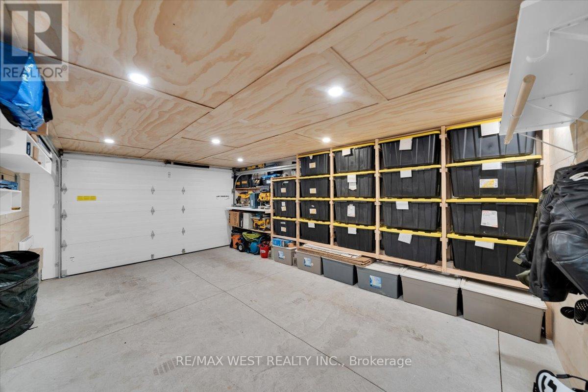 38 Smithfield Drive, Toronto, Ontario  M8Y 3M2 - Photo 44 - W13467388
