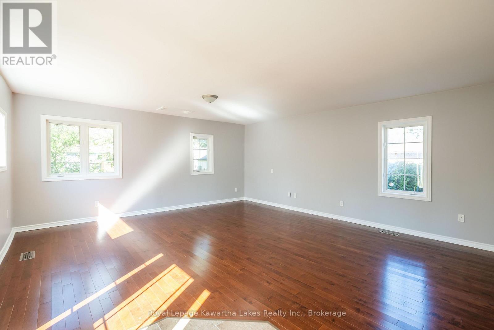 71 Victoria Avenue N, Kawartha Lakes, Ontario  K9V 4G8 - Photo 10 - X13778608