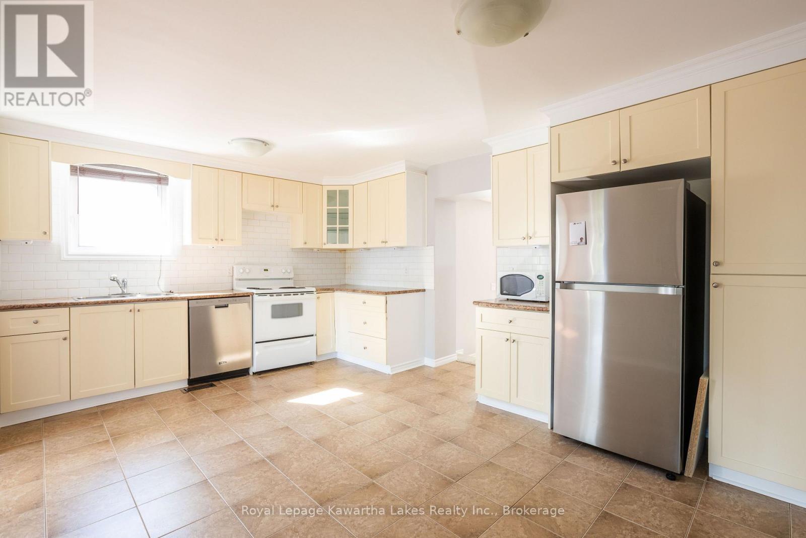 71 Victoria Avenue N, Kawartha Lakes, Ontario  K9V 4G8 - Photo 5 - X13778608