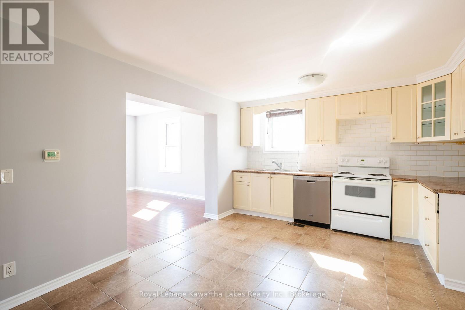 71 Victoria Avenue N, Kawartha Lakes, Ontario  K9V 4G8 - Photo 6 - X13778608