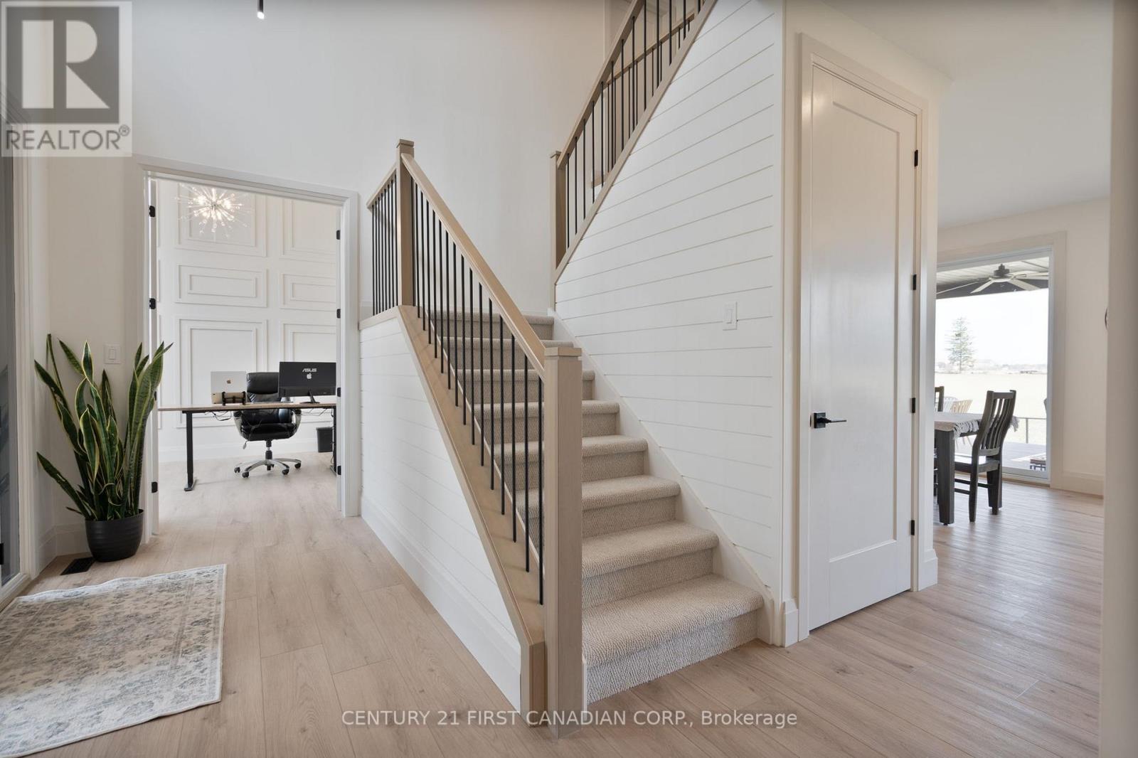 24 Postma Crescent, North Middlesex, Ontario  N0M 1A0 - Photo 16 - X13778606