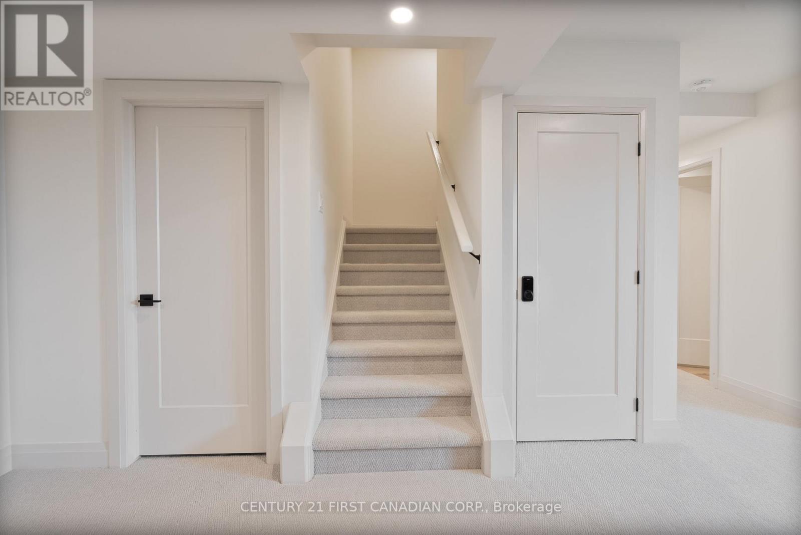 24 Postma Crescent, North Middlesex, Ontario  N0M 1A0 - Photo 32 - X13778606
