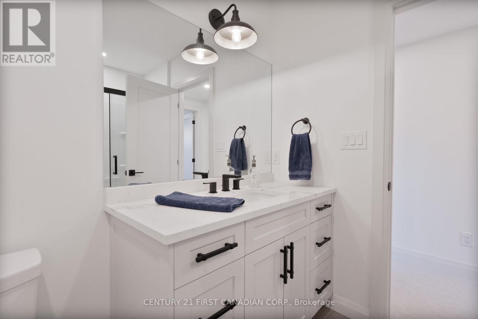 24 Postma Crescent, North Middlesex, Ontario  N0M 1A0 - Photo 36 - X13778606