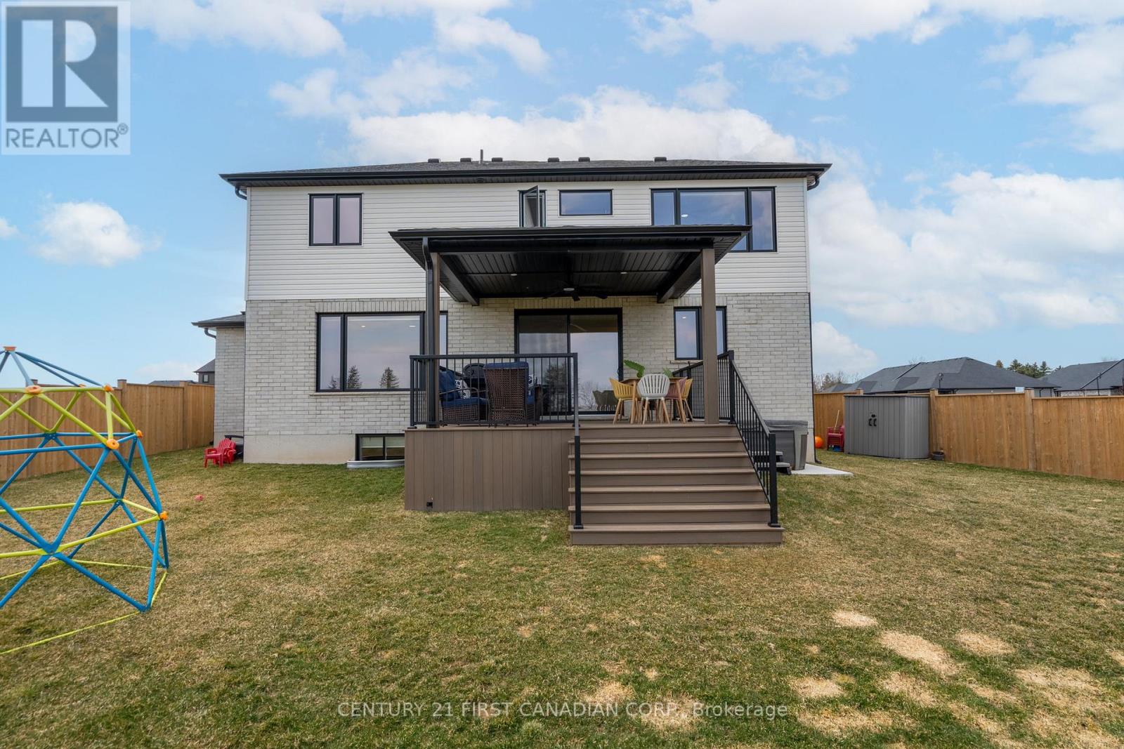 24 Postma Crescent, North Middlesex, Ontario  N0M 1A0 - Photo 42 - X13778606