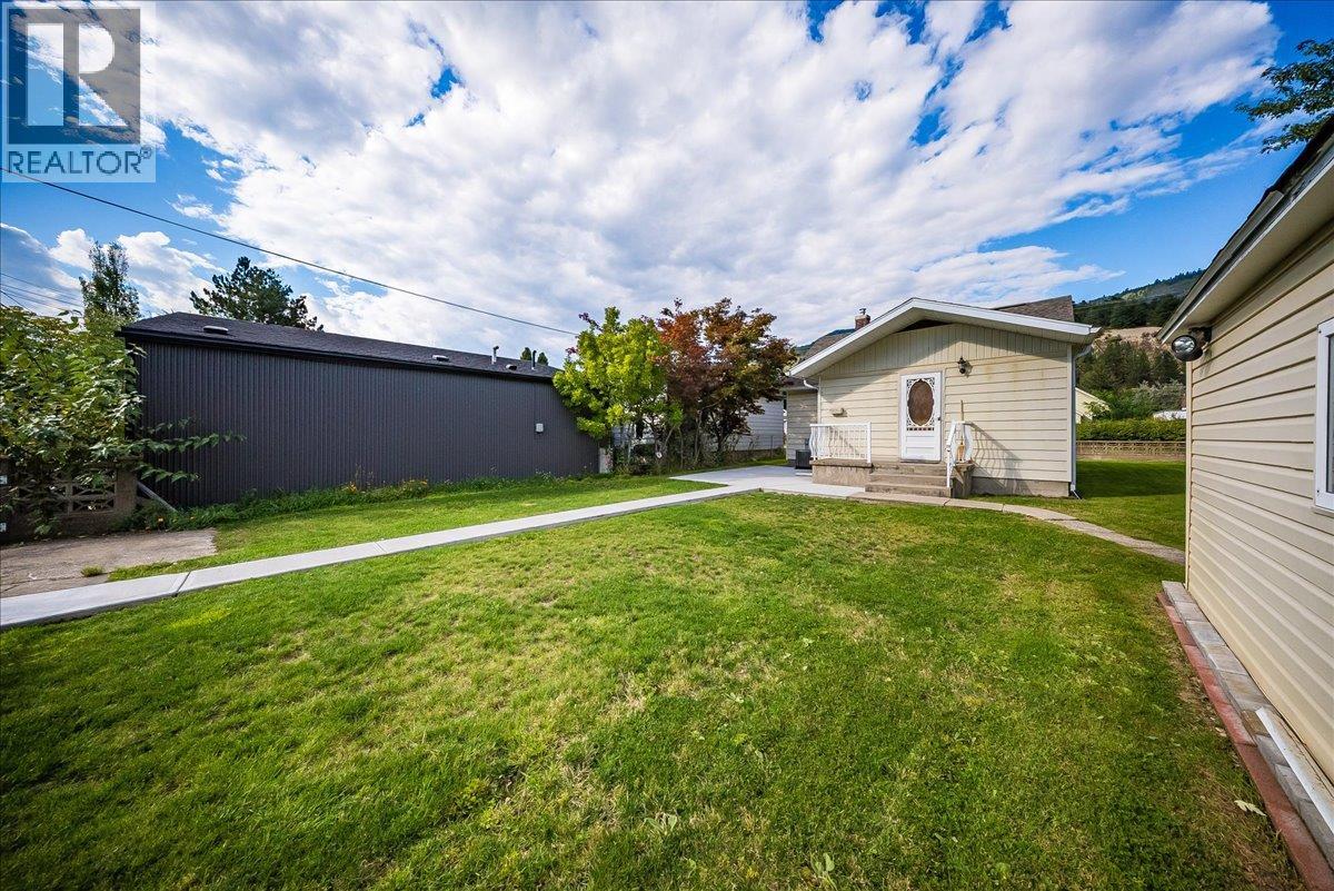 2154 Sixth Avenue, Trail, British Columbia  V1R 3B7 - Photo 30 - 10399920