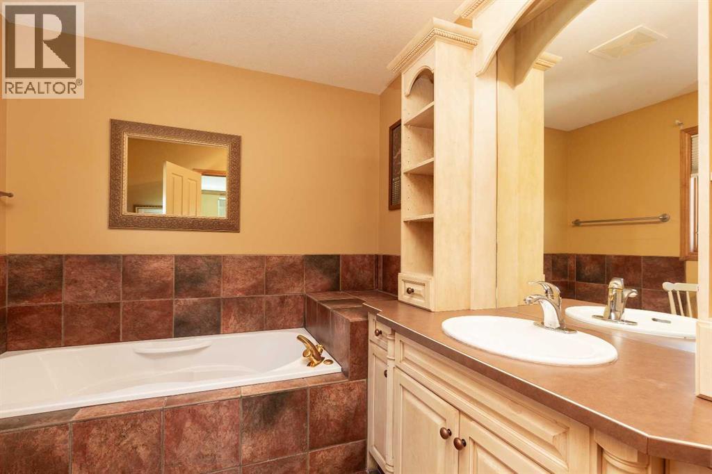 151 Riverdale Terrace W, Lethbridge, Alberta  T1K 7S9 - Photo 20 - A2343226
