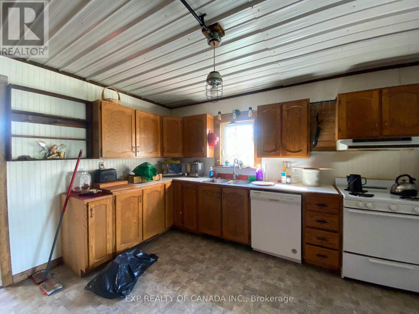 2726 ON-579 photo 8