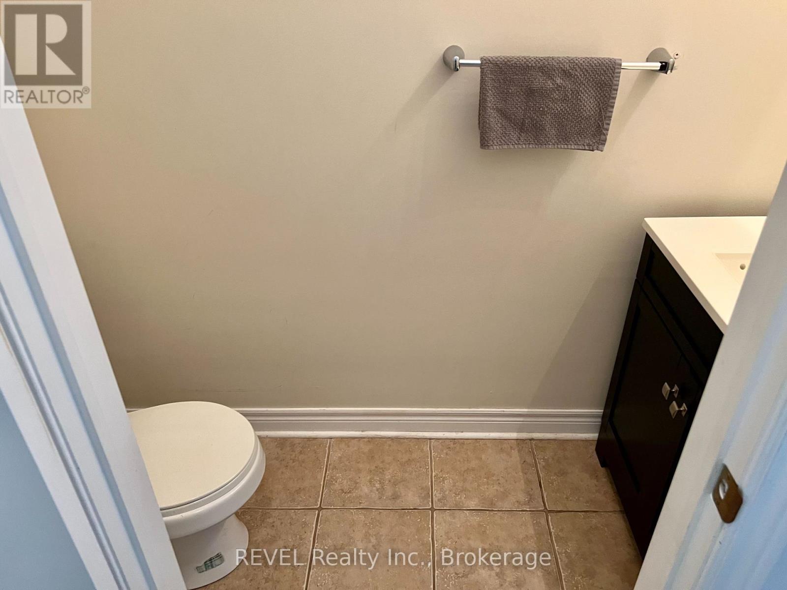 18 Mackenzie King Avenue, St. Catharines, Ontario  L2P 0A1 - Photo 8 - X13778644