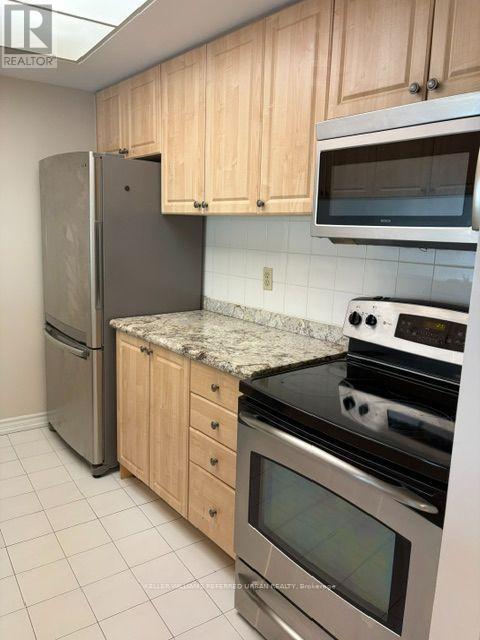 409 - 77 Harbour Square, Toronto, Ontario  M3B 3N2 - Photo 7 - C13778604