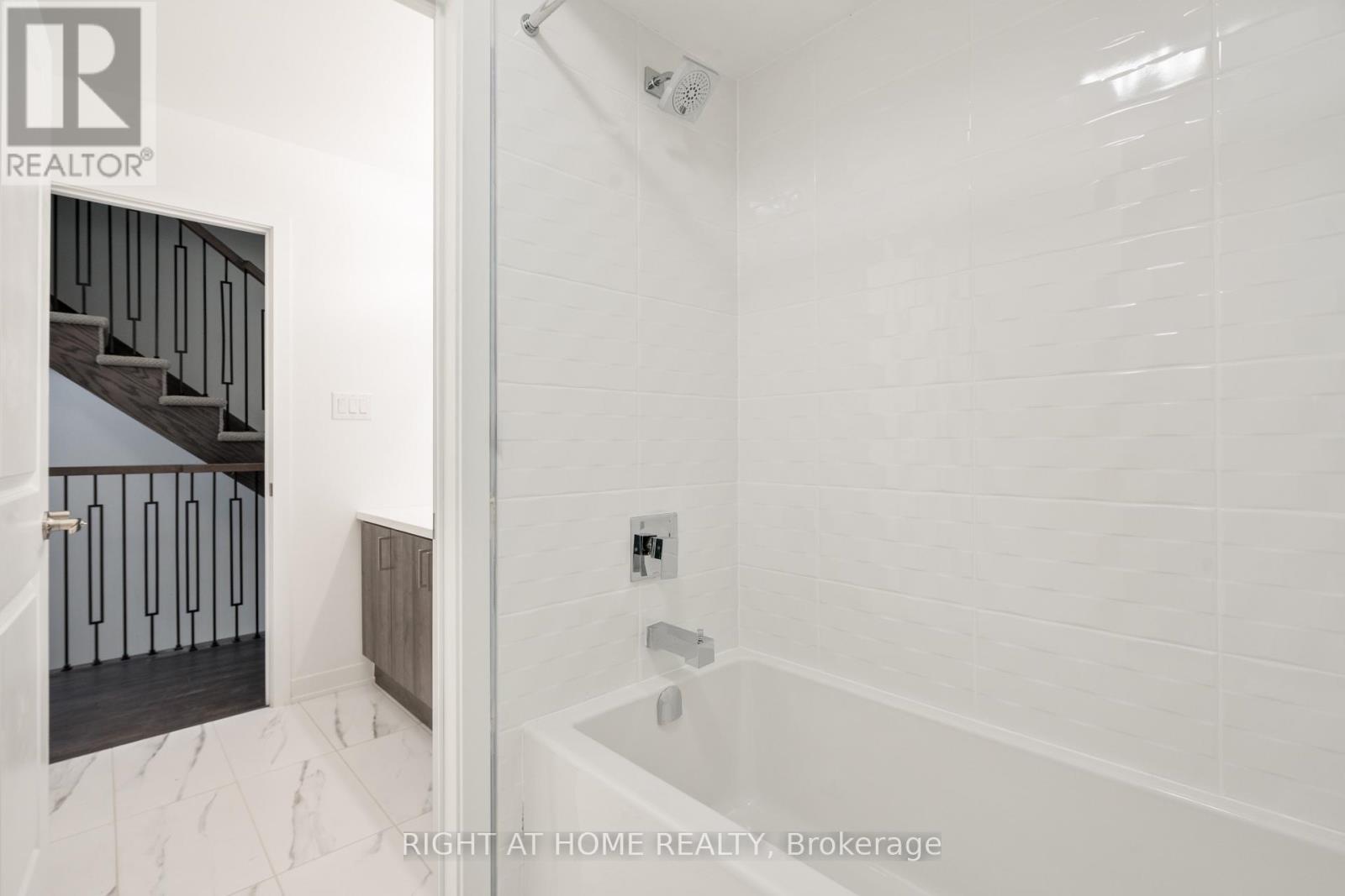 13 Selfridge Way, Whitby, Ontario  L1N 0N9 - Photo 13 - E13778628