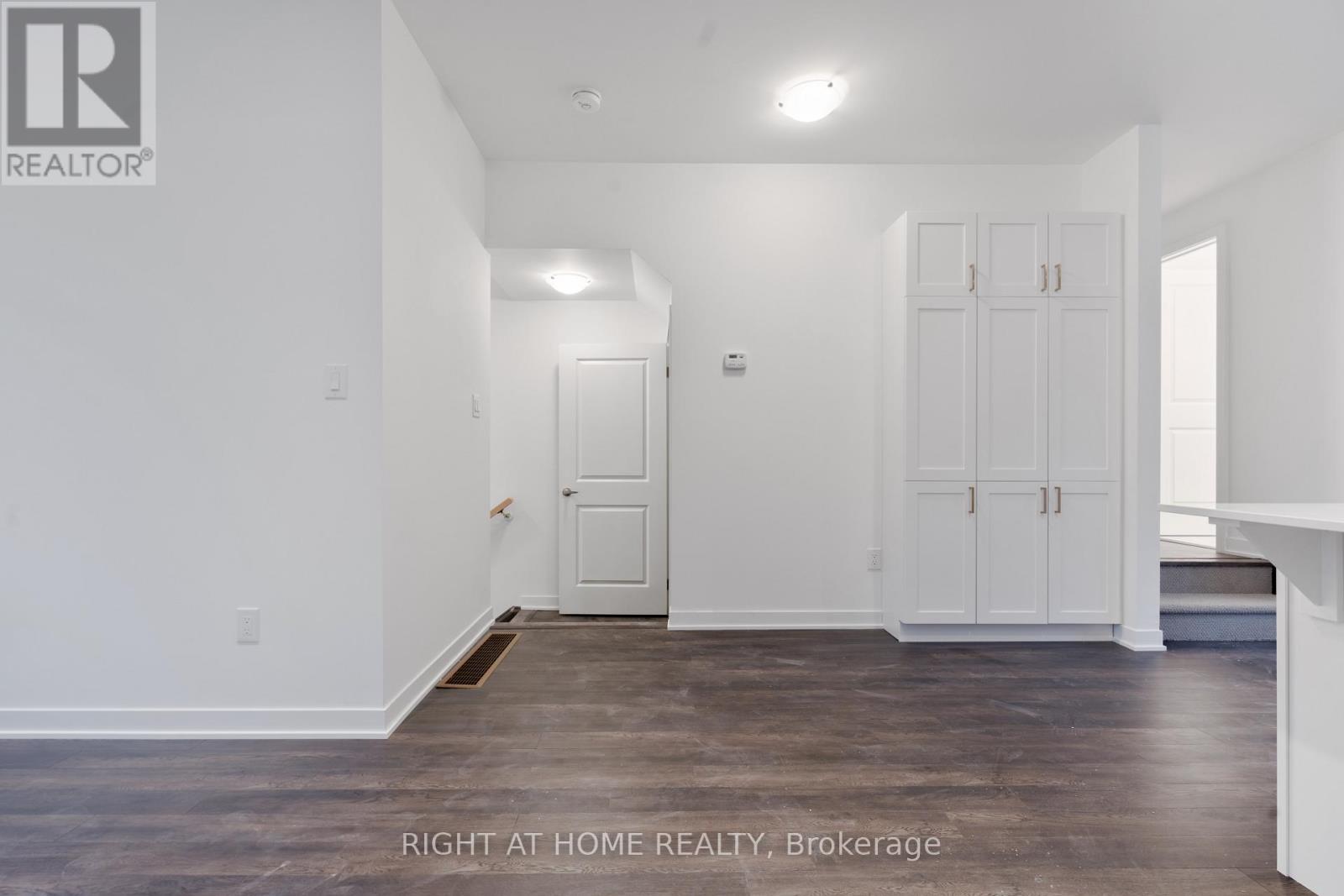 13 Selfridge Way, Whitby, Ontario  L1N 0N9 - Photo 3 - E13778628