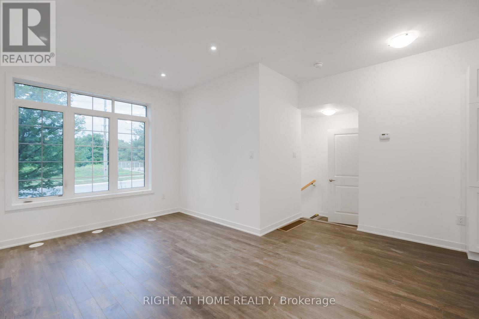 13 Selfridge Way, Whitby, Ontario  L1N 0N9 - Photo 8 - E13778628