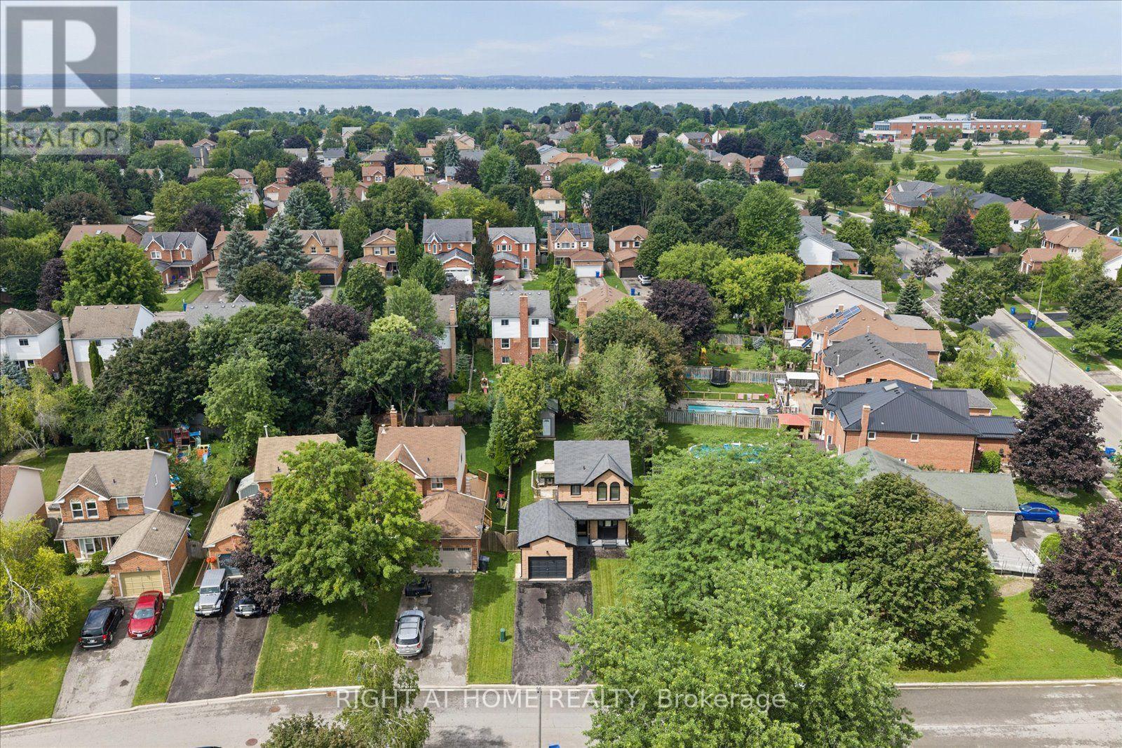 72 Natanya Boulevard, Georgina, Ontario  L4P 3P7 - Photo 2 - N13778602
