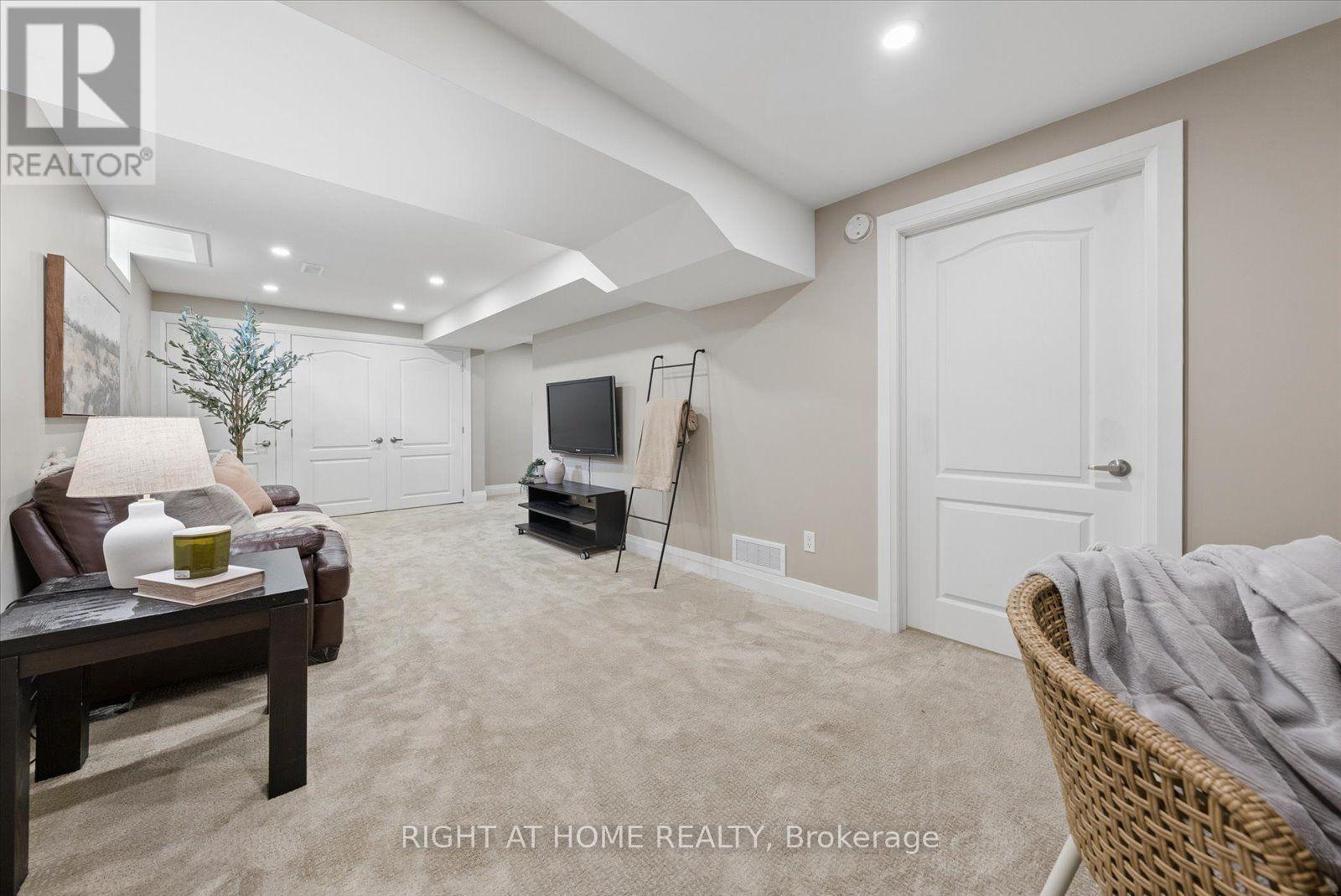 72 Natanya Boulevard, Georgina, Ontario  L4P 3P7 - Photo 30 - N13778602