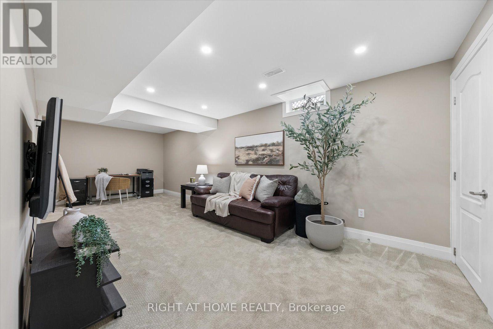 72 Natanya Boulevard, Georgina, Ontario  L4P 3P7 - Photo 31 - N13778602