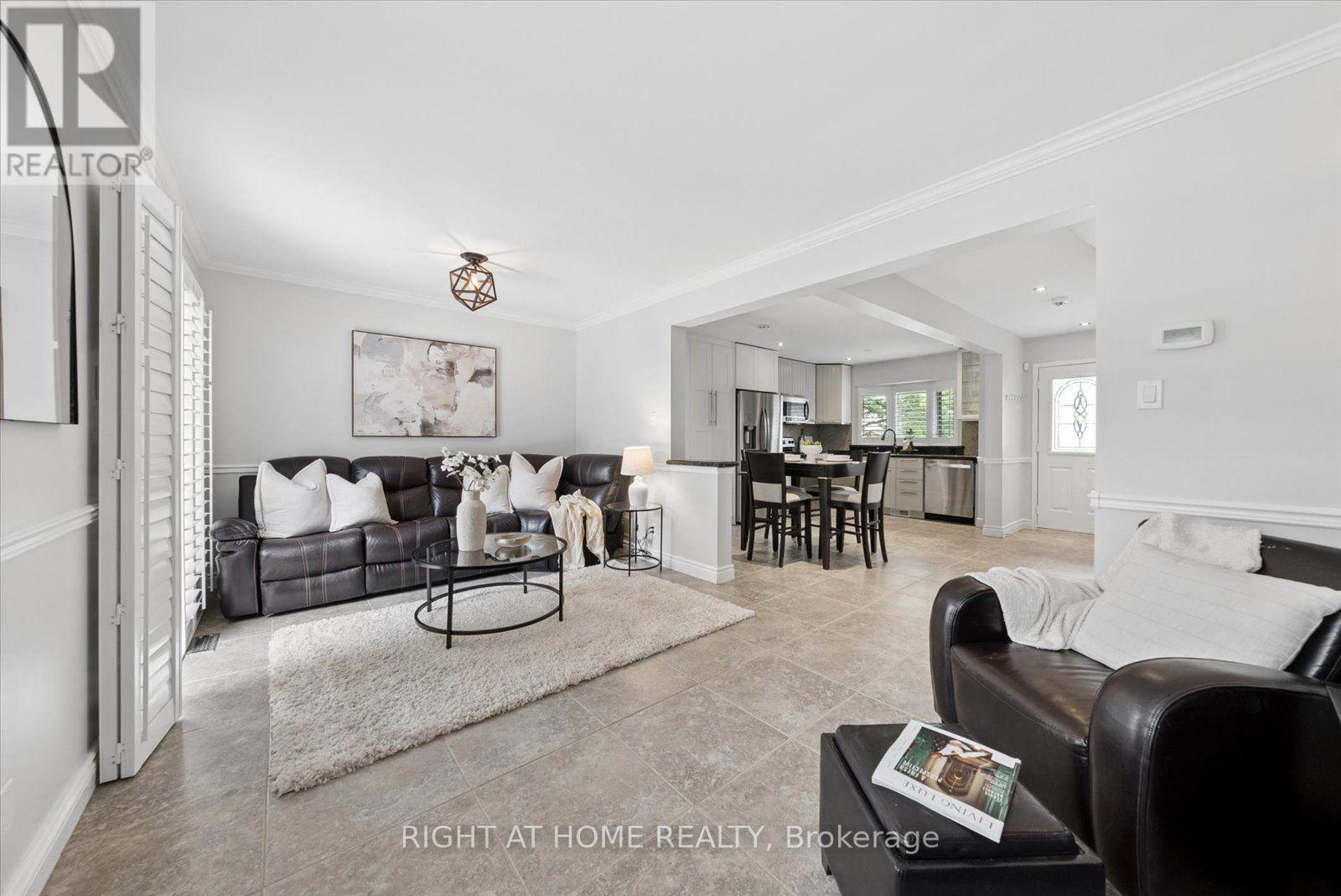 72 Natanya Boulevard, Georgina, Ontario  L4P 3P7 - Photo 8 - N13778602