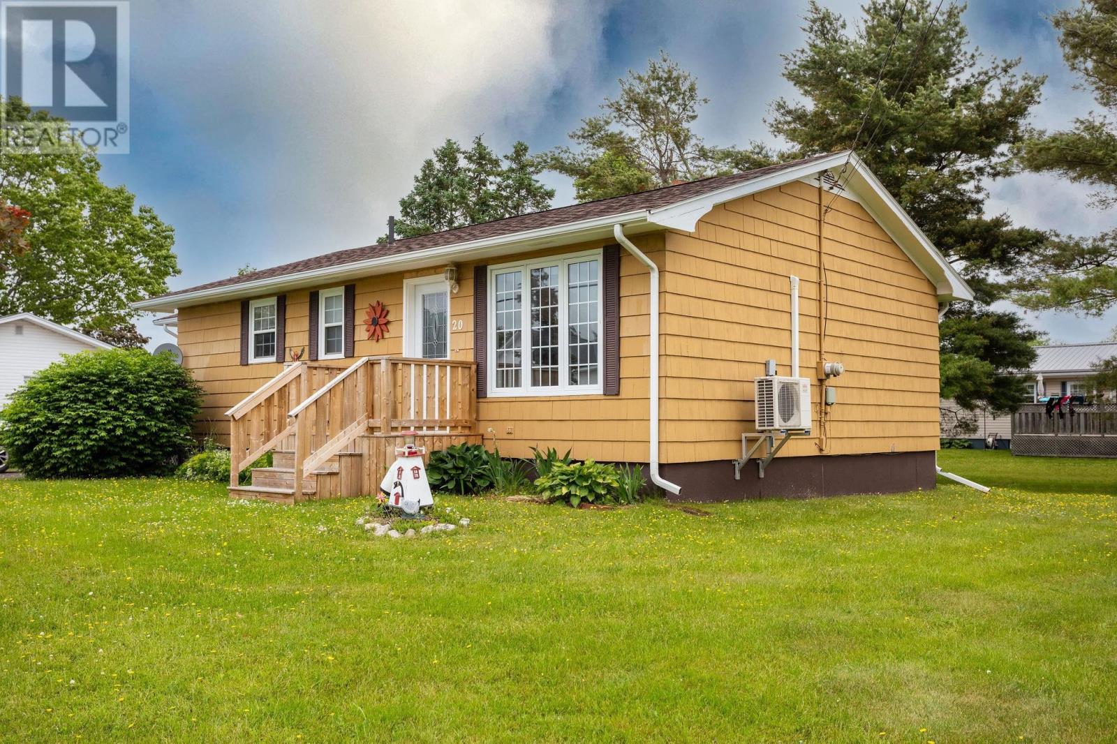 20 Yeo Crescent, Montague, Prince Edward Island  C0A 1R0 - Photo 4 - 202623165