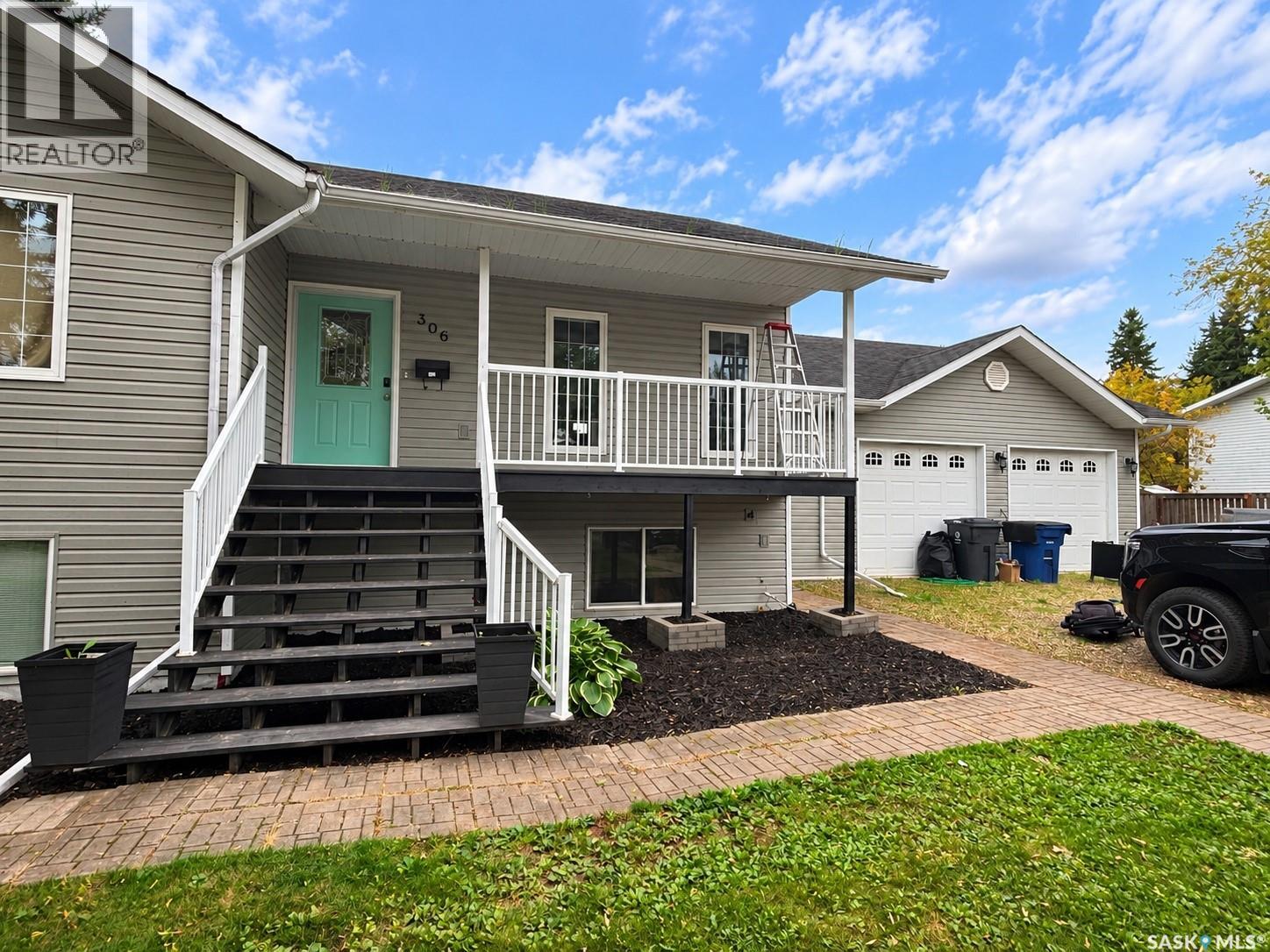 306 Centre Avenue, Meadow Lake, Saskatchewan  S9X 1H2 - Photo 1 - SK048052