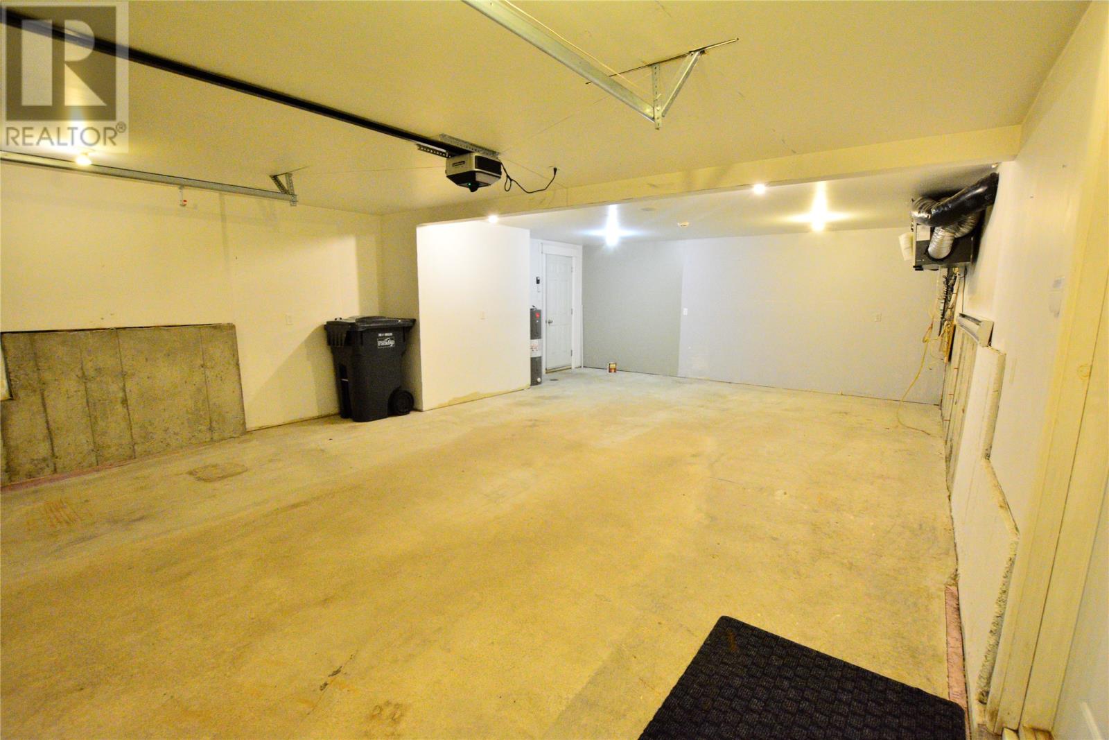 11 Logan Street, Paradise — photo 39
