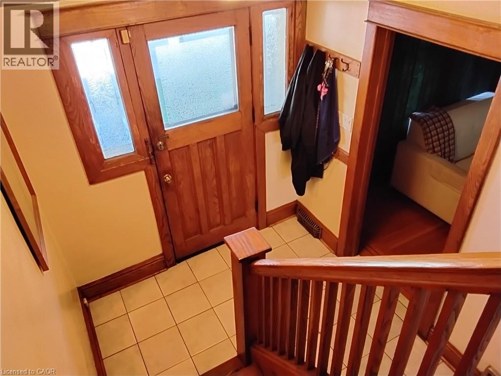 156 Leinster Avenue N, Hamilton, Ontario  L8L 6X9 - Photo 3 - 40861615